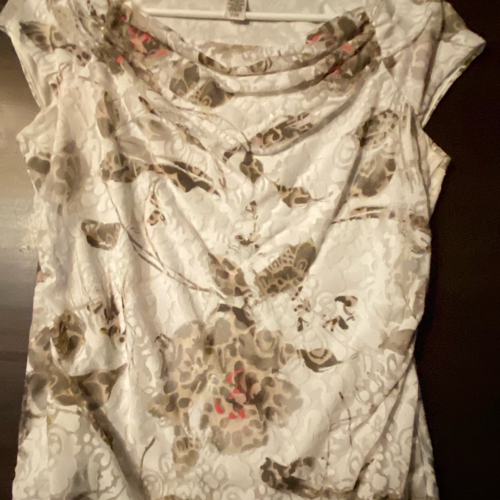 Jones New York Women's White Lace Floral Top With Slight Sleeves, Size M